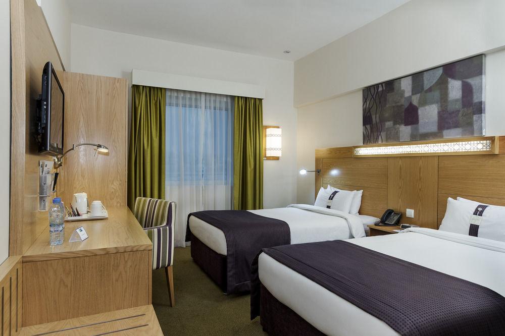 Holiday Inn Express Dubai Safa Park, An Ihg Hotel Екстер'єр фото