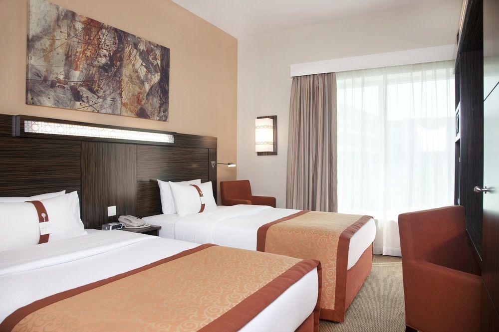 Holiday Inn Express Dubai Safa Park, An Ihg Hotel Екстер'єр фото