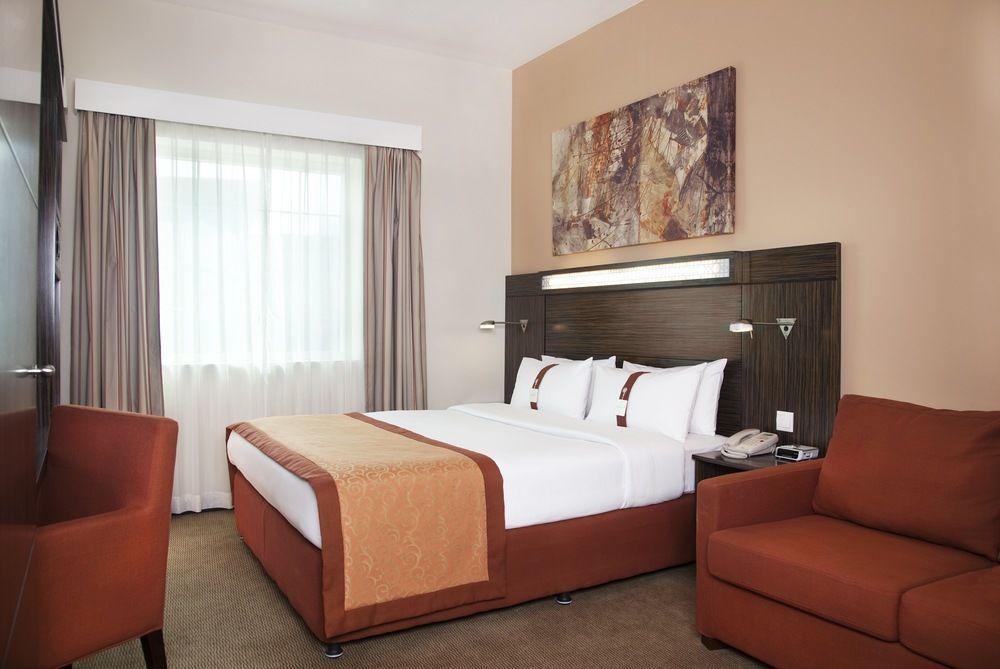 Holiday Inn Express Dubai Safa Park, An Ihg Hotel Екстер'єр фото