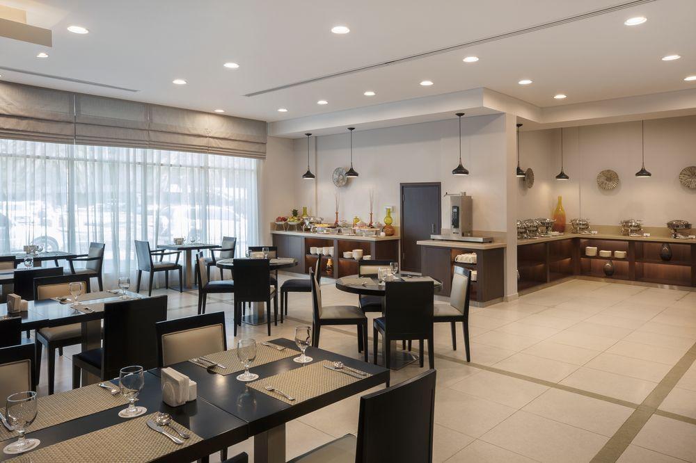Holiday Inn Express Dubai Safa Park, An Ihg Hotel Екстер'єр фото