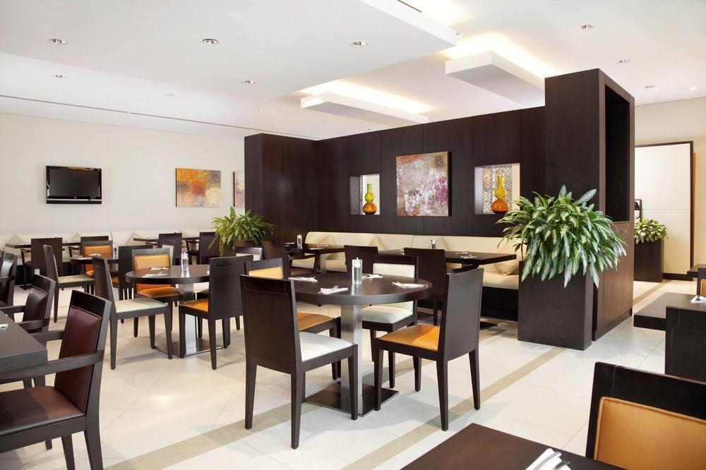 Holiday Inn Express Dubai Safa Park, An Ihg Hotel Екстер'єр фото