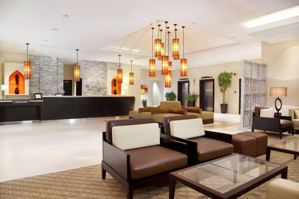 Holiday Inn Express Dubai Safa Park, An Ihg Hotel Екстер'єр фото