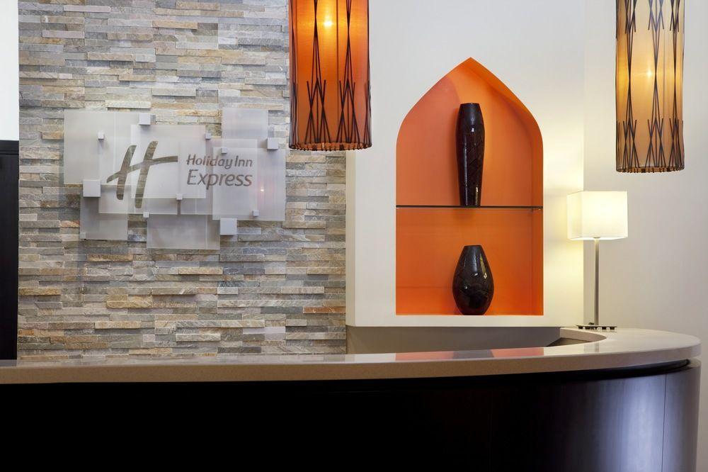 Holiday Inn Express Dubai Safa Park, An Ihg Hotel Екстер'єр фото